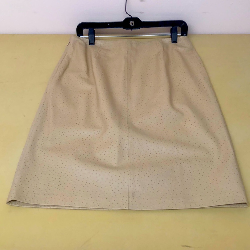 Women’s Cream-colored Skirt